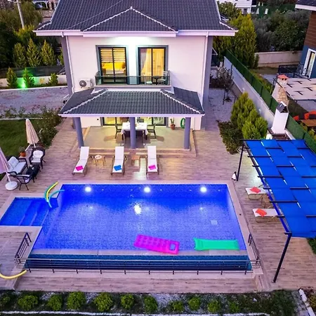 Olive Oyl - With Private Pool For 6 People In Hisaronue