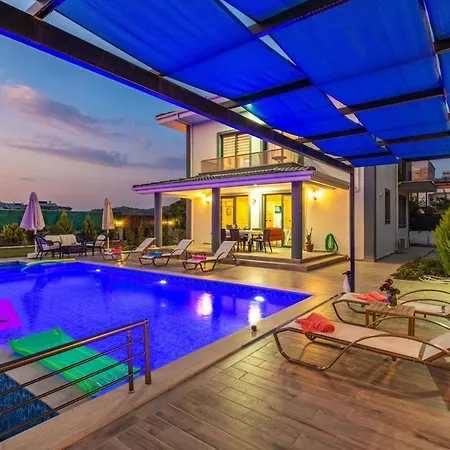 Olive Oyl - With Private Pool For 6 People In Hisaronue