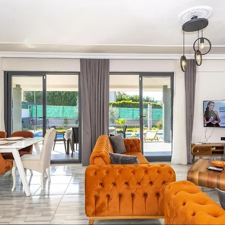 Olive Oyl - With Private Pool For 6 People In Hisaronue *