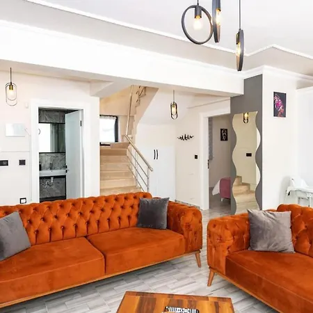 Olive Oyl - With Private Pool For 6 People In Hisaronue Villa *