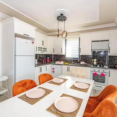Villa Olive Oyl - With Private Pool For 6 People In Hisaronue *