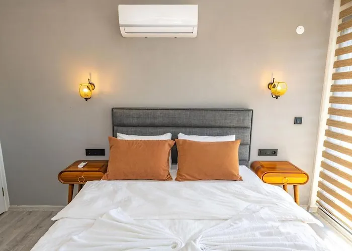 Olive Oyl - With Private Pool For 6 People In Hisaronue *