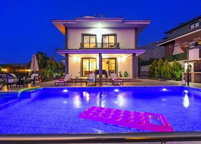 Olive Oyl - With Private Pool For 6 People In Hisaronue Willa *