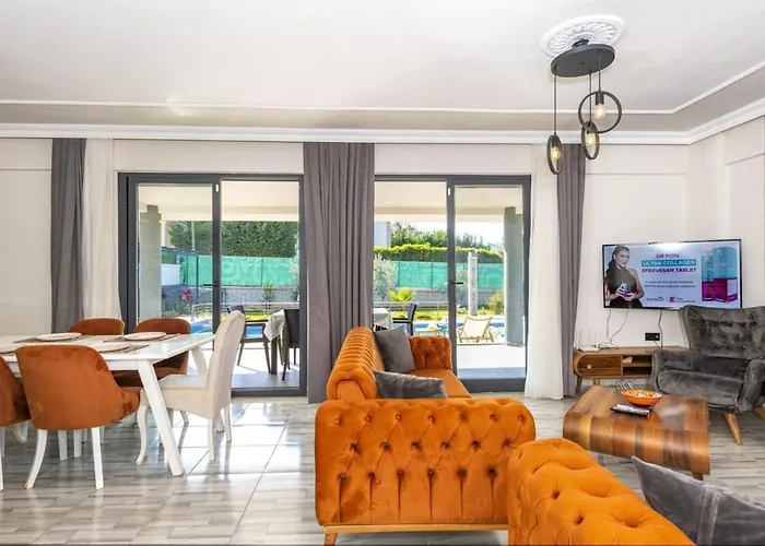 Olive Oyl - With Private Pool For 6 People In Hisaronue *