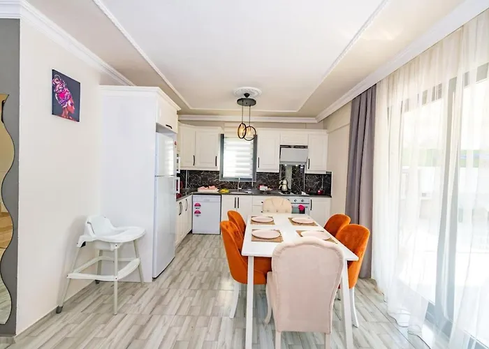 Olive Oyl - With Private Pool For 6 People In Hisaronue Вилла