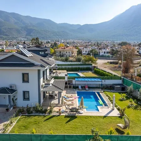 فيلة Olive Oyl - With Private Pool For 6 People In Hisaronue *