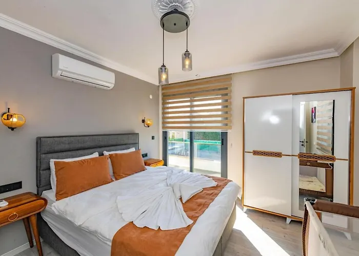 Olive Oyl - With Private Pool For 6 People In Hisaronue *