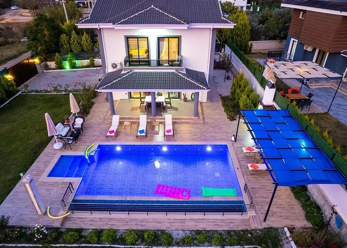 Olive Oyl - With Private Pool For 6 People In Hisaronue