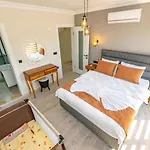 Olive Oyl - With Private Pool For 6 People In Hisaronue