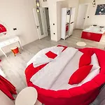 Olive Oyl - With Private Pool For 6 People In Hisaronue Villa *