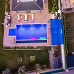 Olive Oyl - With Private Pool For 6 People In Hisaronue Villa *