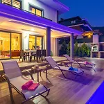 Villa Olive Oyl - With Private Pool For 6 People In Hisaronue *