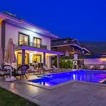 Olive Oyl - With Private Pool For 6 People In Hisaronue Villa